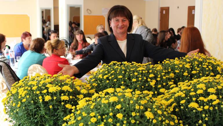 Mesaj de felicitare cu ocazia zilei de naștere a doamnei Natalia Petrea, primarul satului Costești