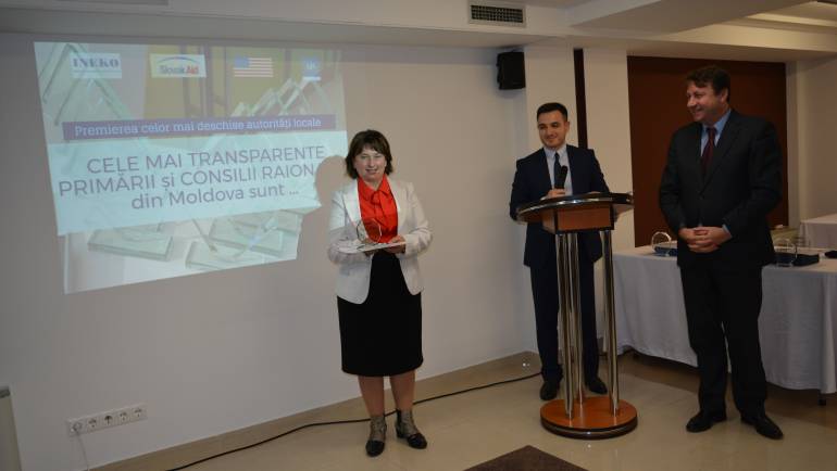 IDIS-Viitorul a premiat Primăria satului Costești pentru bune practici în asigurarea transparenței