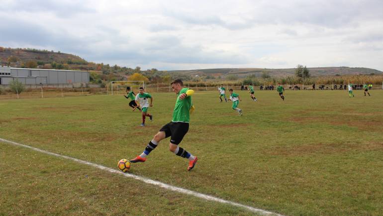 Microbiștii din Costești sînt invitați să susțină echipa satului la cel mai important meci din cadrul Campionatului Raional la Fotbal