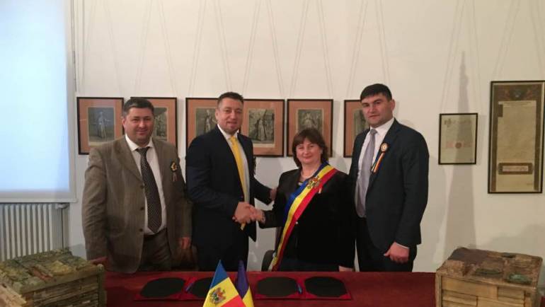 De ziua României, satul Costești a semnat un acord de colaborare cu orașul Chitila