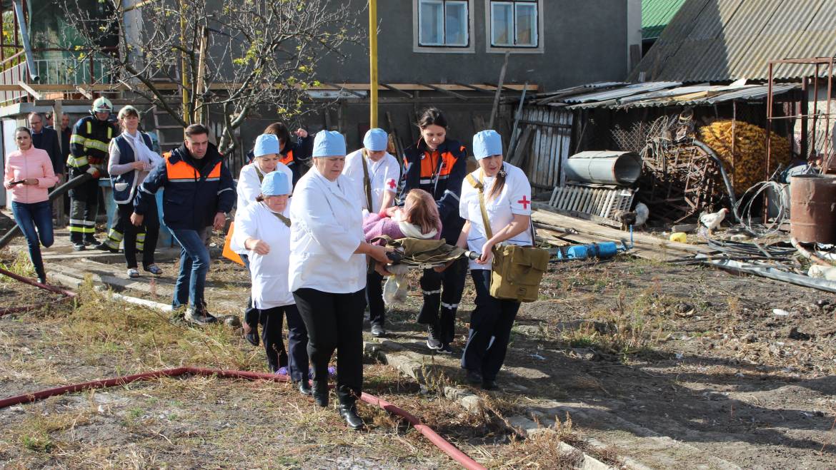 Exerciții în satul Costești privind Protecția Civilă