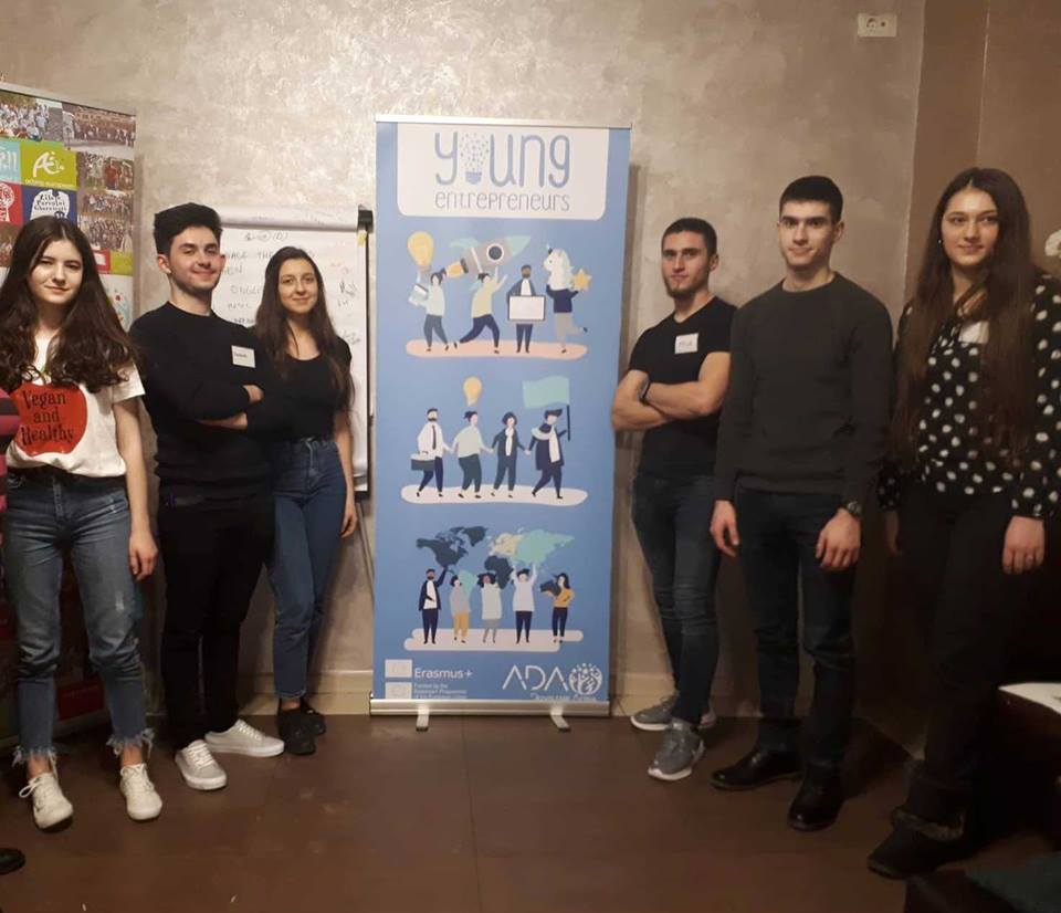Tineri din șase țări susțin un proiect Erasmus+ în Bacău